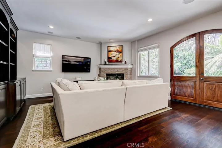 3005 N Poinsettia Avenue, Manhattan Beach, California 90266