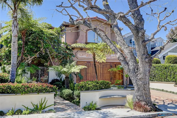 3005 N Poinsettia Avenue, Manhattan Beach, California 90266