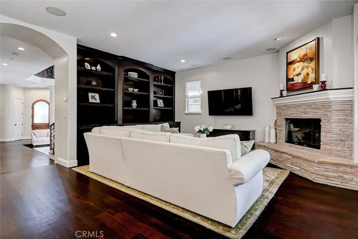 3005 N Poinsettia Avenue, Manhattan Beach, California 90266