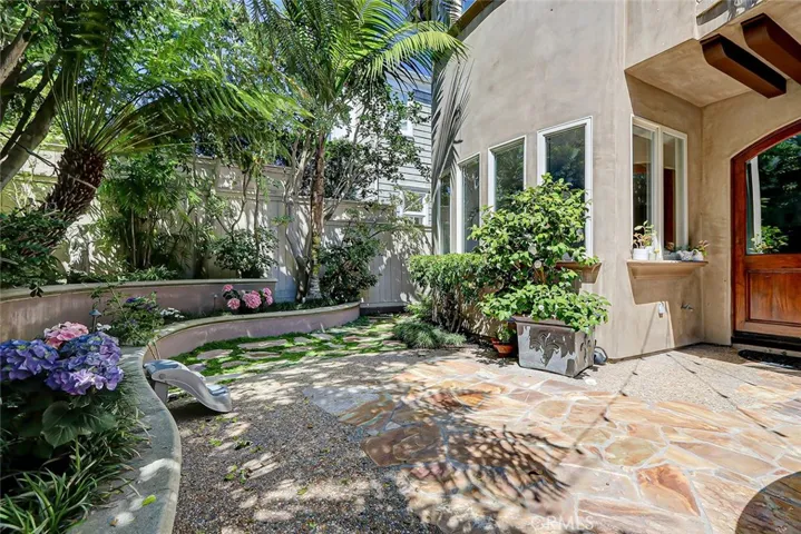 3005 N Poinsettia Avenue, Manhattan Beach, California 90266