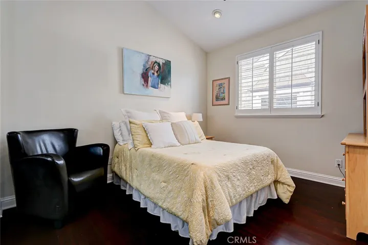 3005 N Poinsettia Avenue, Manhattan Beach, California 90266