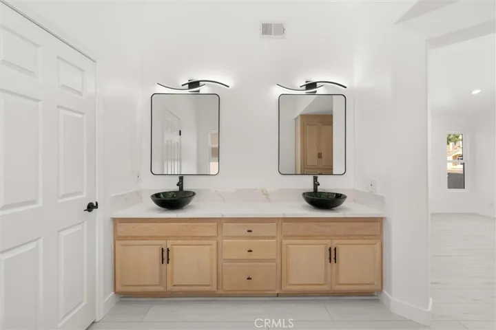 7422 Kyle Court, West Hills, California 91307