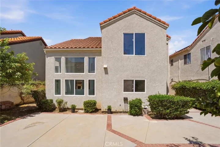 7422 Kyle Court, West Hills, California 91307