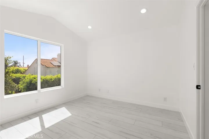 7422 Kyle Court, West Hills, California 91307