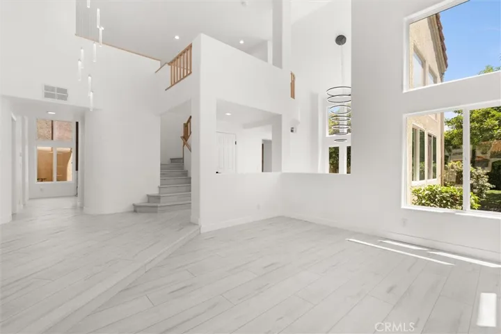 7422 Kyle Court, West Hills, California 91307