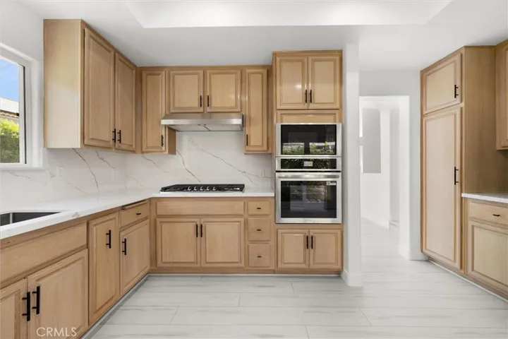 7422 Kyle Court, West Hills, California 91307