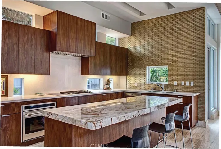 4154 Kenyon, Los Angeles, California 90066