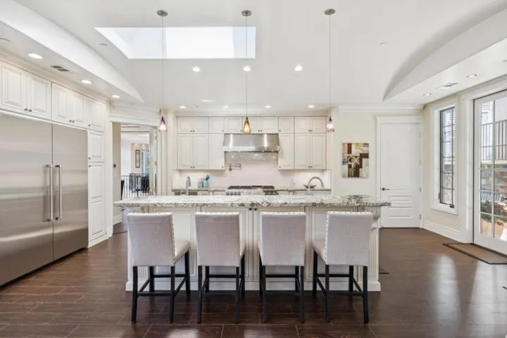 730 S El Monte Avenue, Los Altos, California 94022