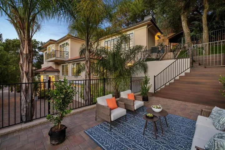 730 S El Monte Avenue, Los Altos, California 94022