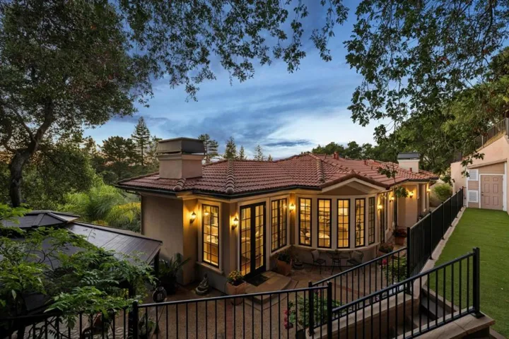 730 S El Monte Avenue, Los Altos, California 94022