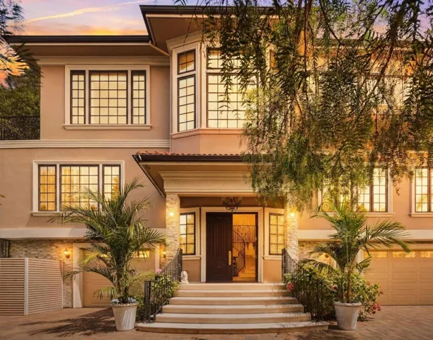 730 S El Monte Avenue, Los Altos, California 94022