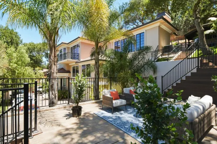 730 S El Monte Avenue, Los Altos, California 94022