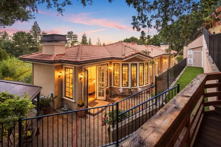 730 S El Monte Avenue, Los Altos, California 94022