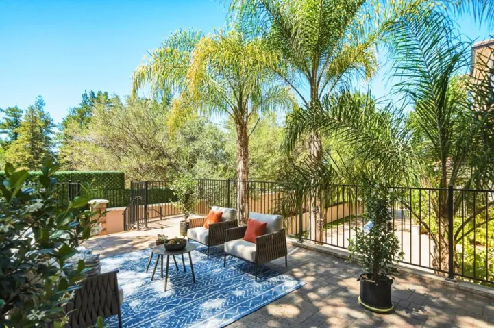 730 S El Monte Avenue, Los Altos, California 94022