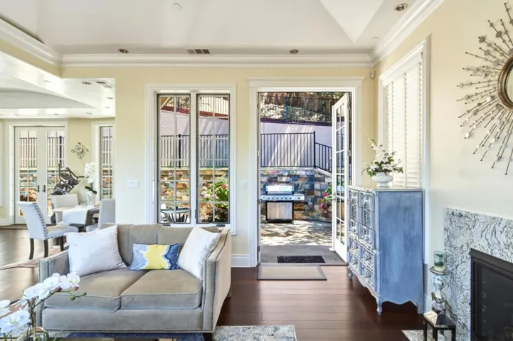 730 S El Monte Avenue, Los Altos, California 94022