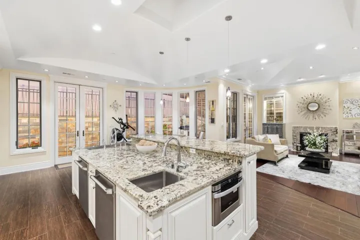 730 S El Monte Avenue, Los Altos, California 94022