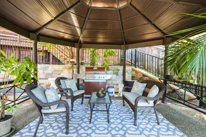 730 S El Monte Avenue, Los Altos, California 94022