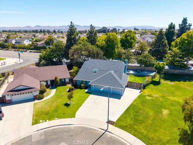 838 Rain Tree Court, Santa Maria, California 93455