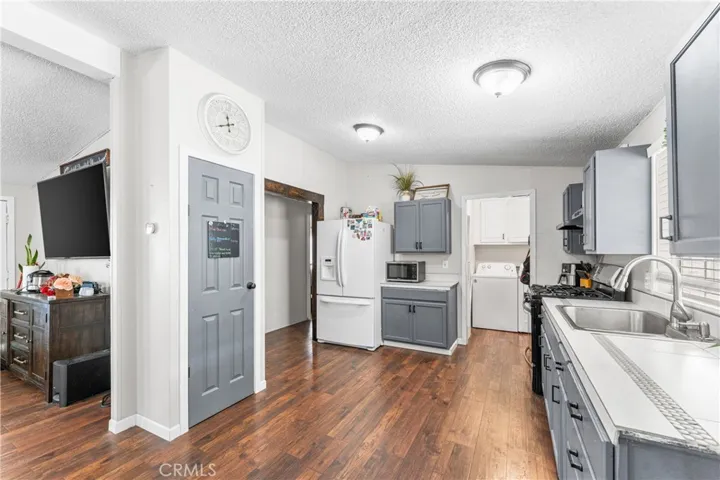 1550 20th West Spc 84, Rosamond, California 93560