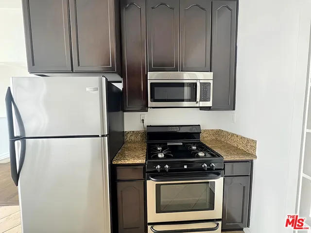 1525 1/2 S Orange Grove Avenue, Los Angeles, California 90019
