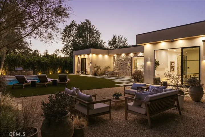 23338 Collins Street, Woodland Hills, California 91367