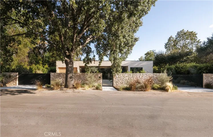 23338 Collins Street, Woodland Hills, California 91367