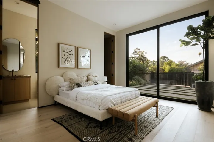 23338 Collins Street, Woodland Hills, California 91367