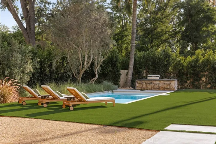 23338 Collins Street, Woodland Hills, California 91367