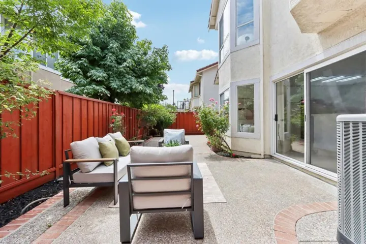 292 Silverlake Court, Milpitas, California 95035