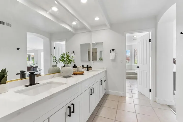 292 Silverlake Court, Milpitas, California 95035