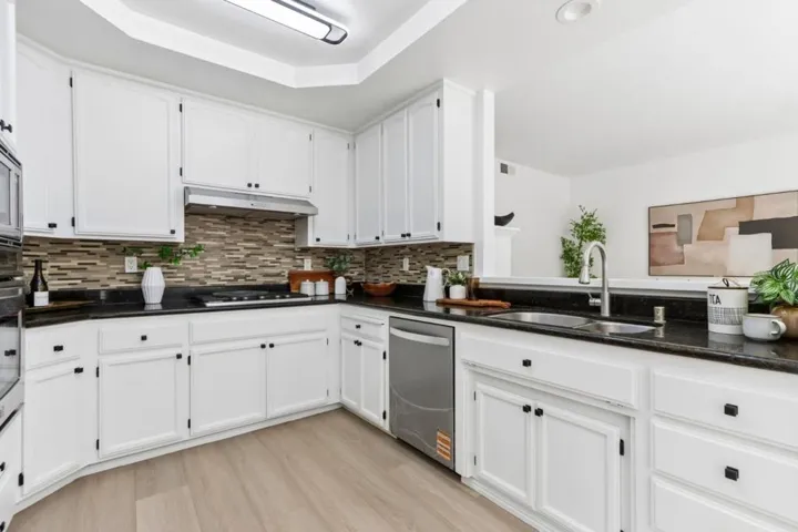 292 Silverlake Court, Milpitas, California 95035