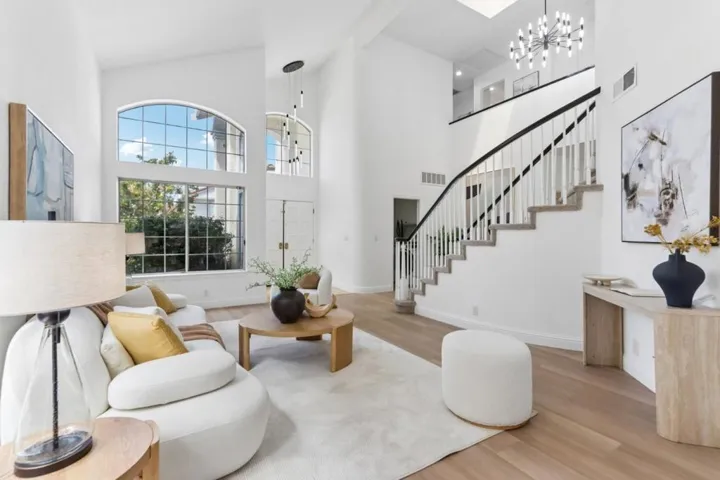 292 Silverlake Court, Milpitas, California 95035
