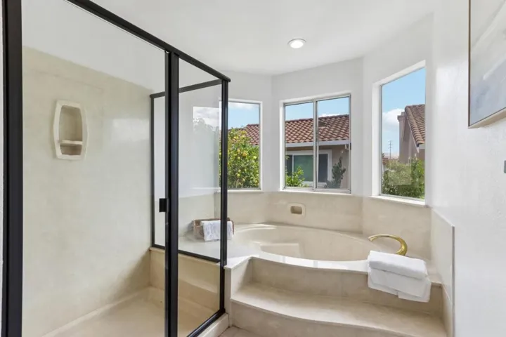 292 Silverlake Court, Milpitas, California 95035