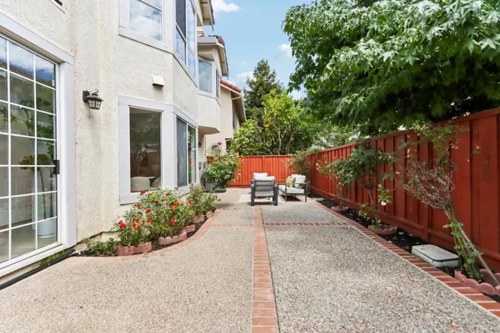 292 Silverlake Court, Milpitas, California 95035