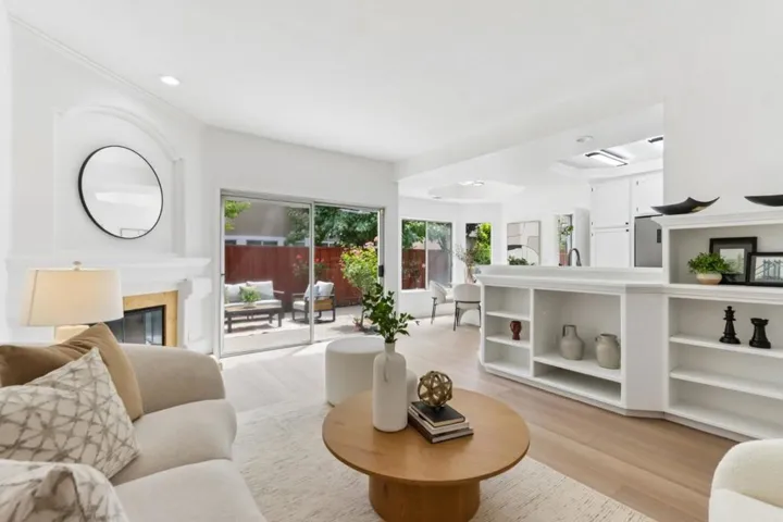 292 Silverlake Court, Milpitas, California 95035