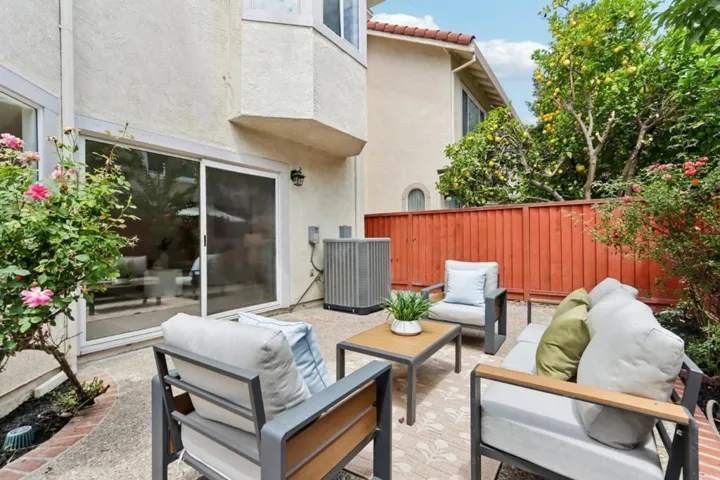 292 Silverlake Court, Milpitas, California 95035
