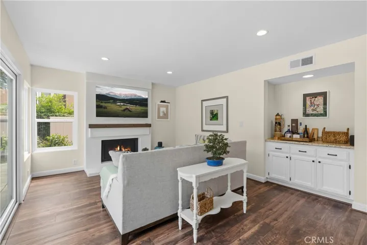 943 W 14th Street, Upland, California 91786