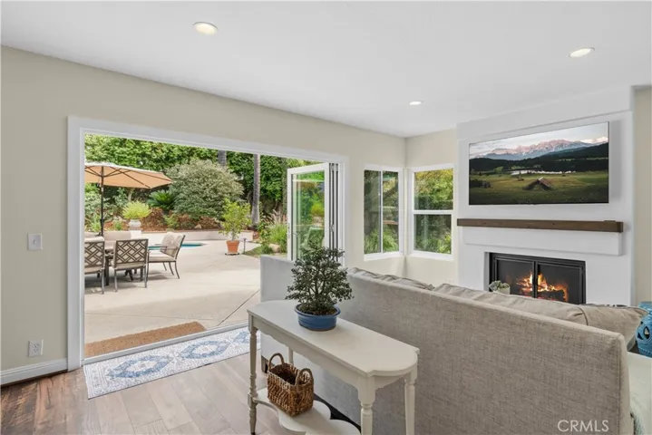 943 W 14th Street, Upland, California 91786