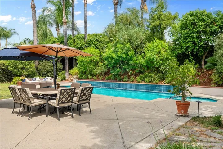 943 W 14th Street, Upland, California 91786