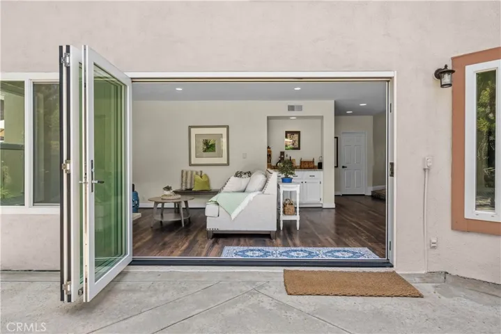 943 W 14th Street, Upland, California 91786