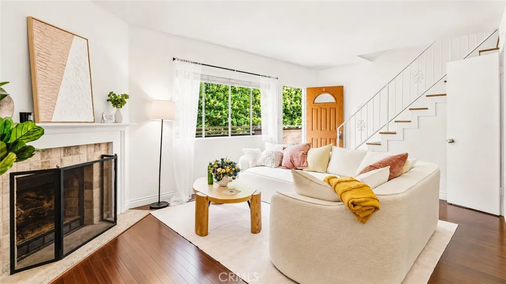 432 S Oak Knoll Avenue 4, Pasadena, California 91101 — photo 4