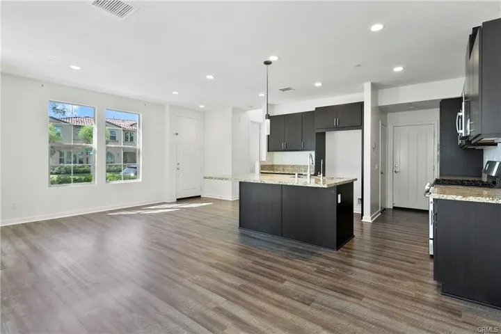 80 Savannah, Lake Forest, California 92630