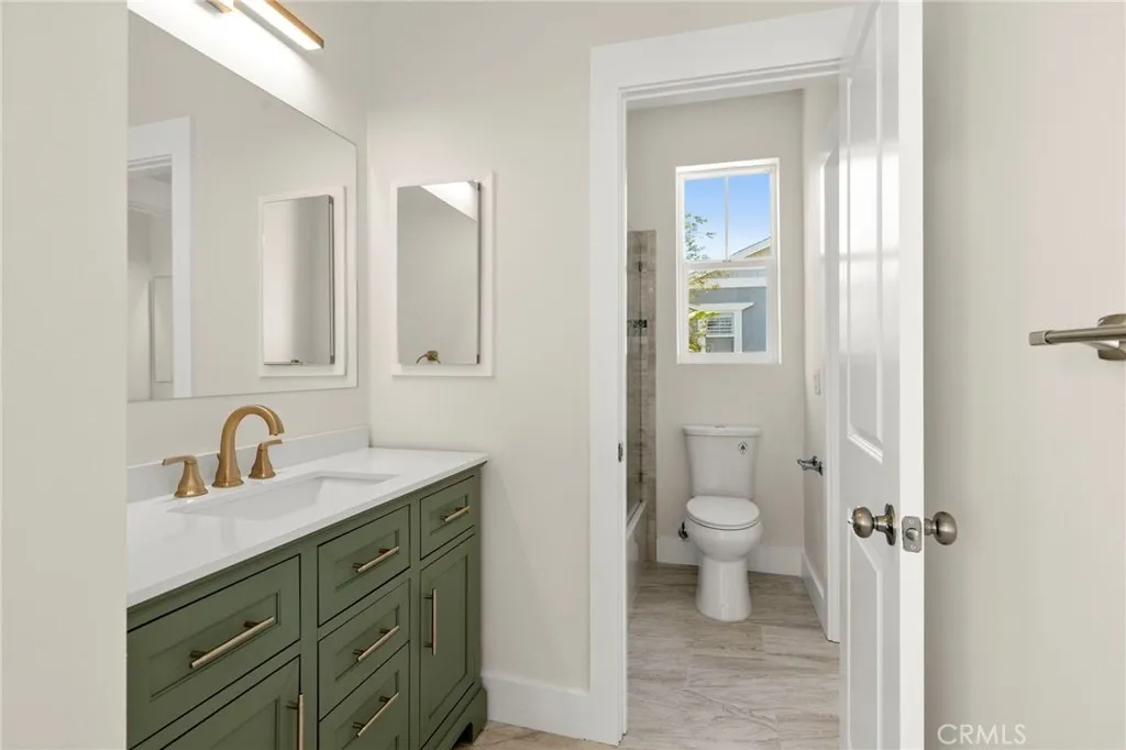 Hollywood style bathroom Hollywood style bathroom