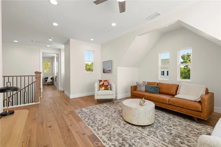 Loft or 5th bedroom option