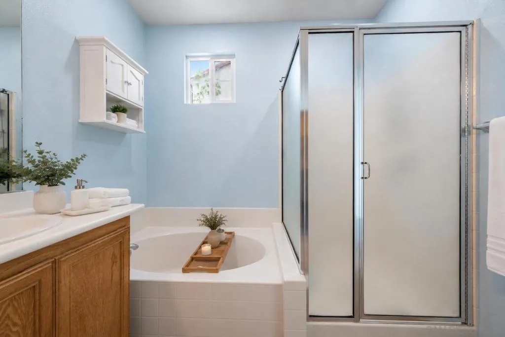 https://zimg.paragon.ice.com/ParagonImages/Property/PA/SDMLS/-530692/67/533/400/61c45c3ce1df24d1baafb414a4de7b81/3/b2717a3e608ddfd15b7f5d56e69aeddb/-530692-79fcd138-99d1-417c-8f55-fe82d3274a73.JPG