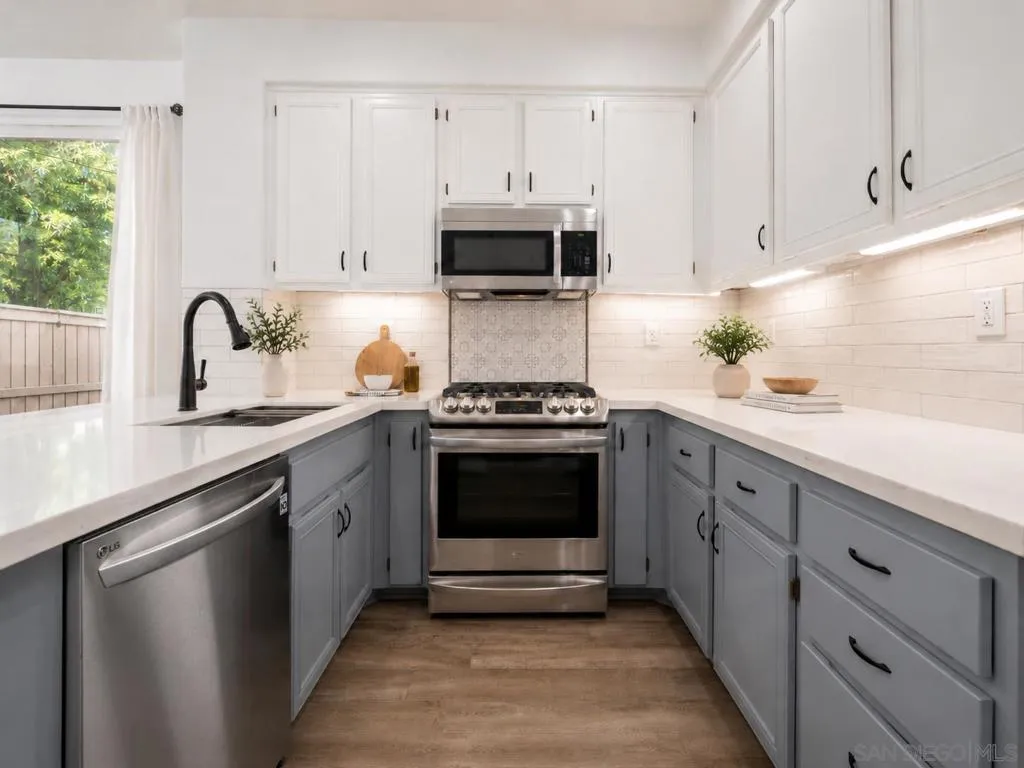 https://zimg.paragon.ice.com/ParagonImages/Property/PA/SDMLS/-530692/58/533/400/b4f256516d31b0c9e646aeeb8bbd3cbf/3/b2717a3e608ddfd15b7f5d56e69aeddb/-530692-498580f2-5000-43fa-9723-bb6833cb1813.JPG