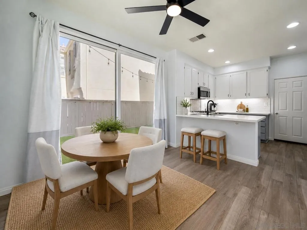 https://zimg.paragon.ice.com/ParagonImages/Property/PA/SDMLS/-530692/60/533/400/07f757906b479863f307115e61c82f2c/3/b2717a3e608ddfd15b7f5d56e69aeddb/-530692-90925dd9-c604-49d2-a01e-8be72f7d2ff5.JPG