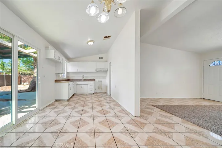 1033 W Holguin, Lancaster, California 93534