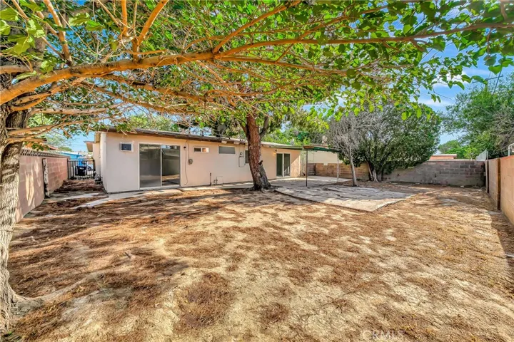 1033 W Holguin, Lancaster, California 93534