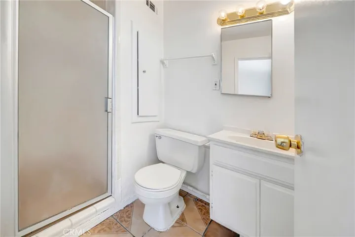 1033 W Holguin, Lancaster, California 93534